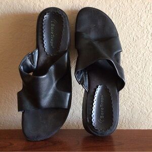 BareTraps Women's Black Sandals